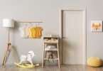Portillon en bois pour crèche : il faut respecter la norme